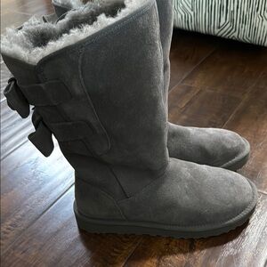 UGG Gray Winter Boots with Plush Lining and Bows